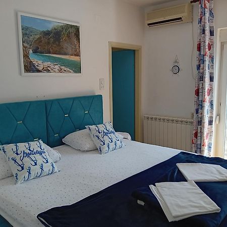 Guest House Vila Bak Budva Exteriör bild