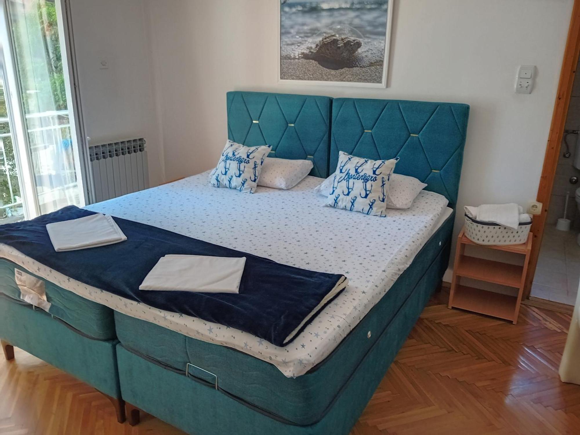 Guest House Vila Bak Budva Exteriör bild