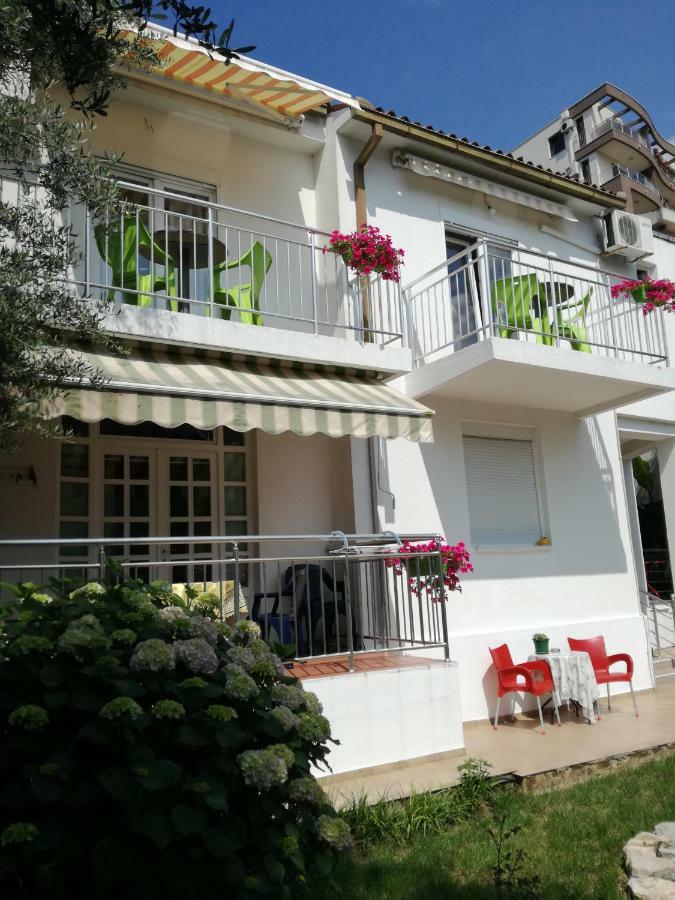 Guest House Vila Bak Budva Exteriör bild